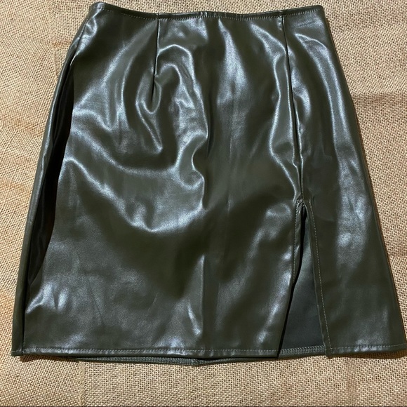 Tan and forest green leather skirt - Picture 10 of 10